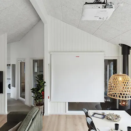 Сasa de vacaciones Amazing Home In Albaek With Sauna